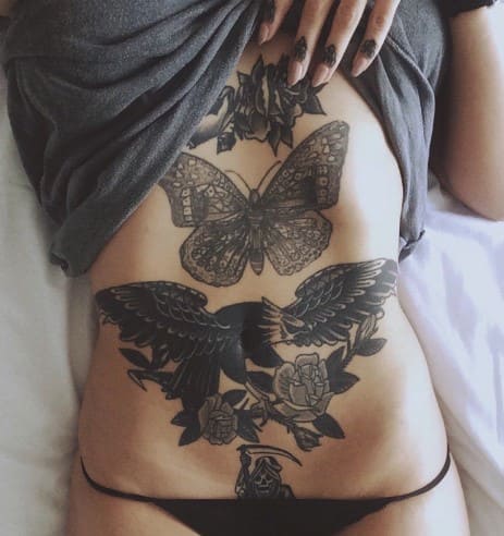 tatuajes abdomen mujer animales y muerte
