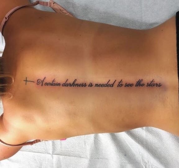 tatuajes en la espalda mujer con significado
